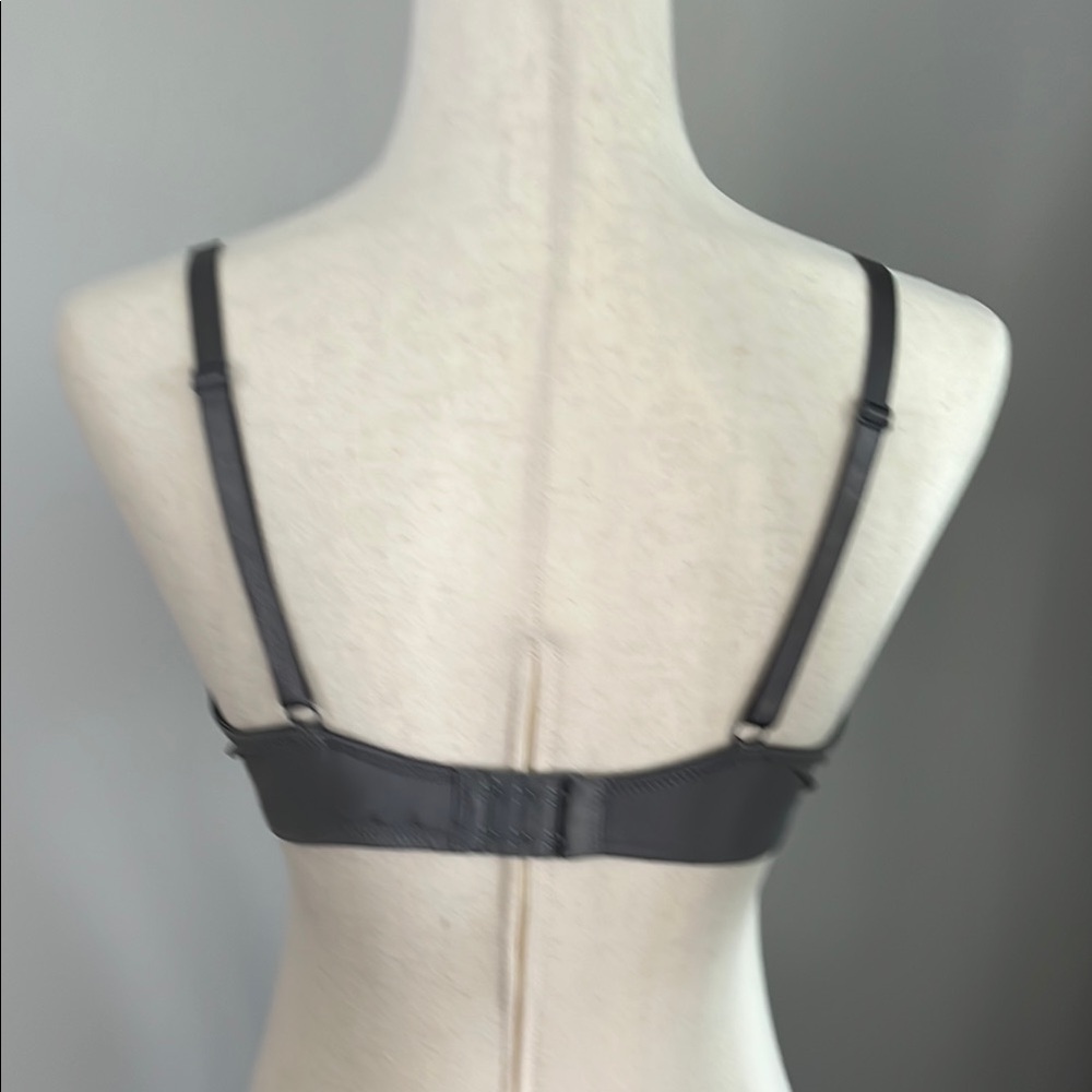 No Boundaries Gray T-Shirt Bra with Molded Cups - Picture 3 of 4